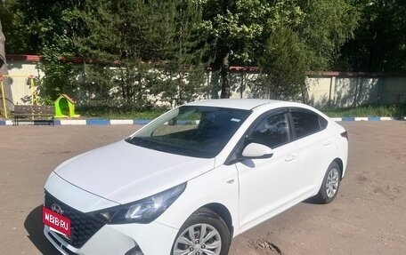 Hyundai Solaris II рестайлинг, 2021 год, 1 200 000 рублей, 2 фотография