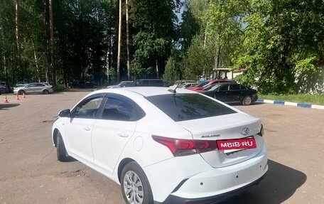 Hyundai Solaris II рестайлинг, 2021 год, 1 200 000 рублей, 4 фотография