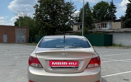 Hyundai Solaris II рестайлинг, 2014 год, 900 000 рублей, 5 фотография