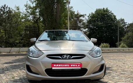 Hyundai Solaris II рестайлинг, 2014 год, 900 000 рублей, 2 фотография