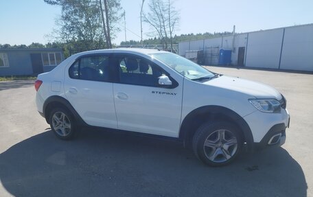 Renault Logan II, 2022 год, 1 500 000 рублей, 3 фотография