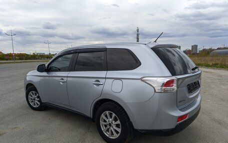 Mitsubishi Outlander III рестайлинг 3, 2012 год, 1 400 000 рублей, 1 фотография