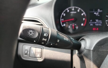 Hyundai Solaris II рестайлинг, 2018 год, 937 000 рублей, 8 фотография