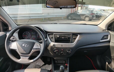 Hyundai Solaris II рестайлинг, 2018 год, 937 000 рублей, 5 фотография