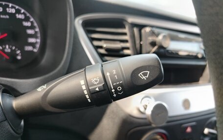 Hyundai Solaris II рестайлинг, 2018 год, 937 000 рублей, 10 фотография