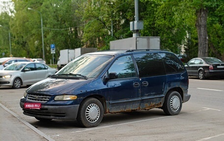 Chrysler Voyager III, 2000 год, 205 000 рублей, 1 фотография