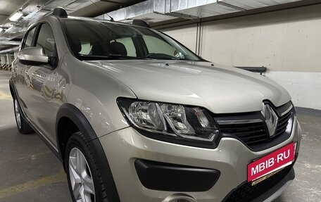 Renault Sandero II рестайлинг, 2017 год, 1 395 000 рублей, 2 фотография