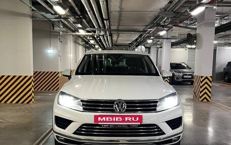 Volkswagen Touareg III, 2015 год, 3 950 000 рублей, 3 фотография