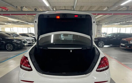 Mercedes-Benz E-Класс, 2021 год, 3 100 090 рублей, 19 фотография