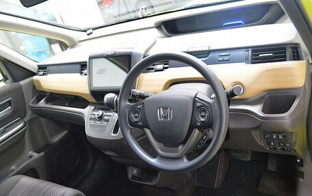 Honda Freed II, 2017 год, 1 299 000 рублей, 13 фотография