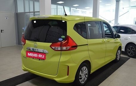 Honda Freed II, 2017 год, 1 299 000 рублей, 8 фотография