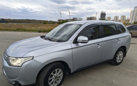 Mitsubishi Outlander III рестайлинг 3, 2012 год, 1 400 000 рублей, 9 фотография