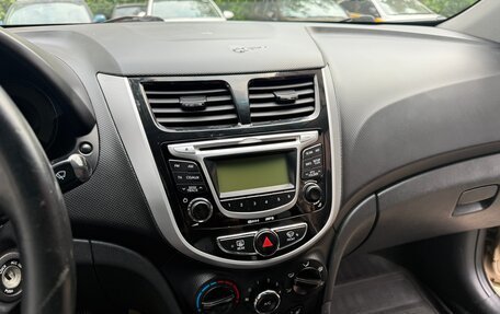 Hyundai Solaris II рестайлинг, 2011 год, 485 000 рублей, 11 фотография
