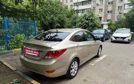 Hyundai Solaris II рестайлинг, 2011 год, 485 000 рублей, 7 фотография