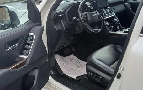 Toyota Land Cruiser, 2022 год, 8 850 000 рублей, 9 фотография