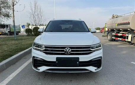 Volkswagen Tiguan II, 2022 год, 2 690 090 рублей, 6 фотография