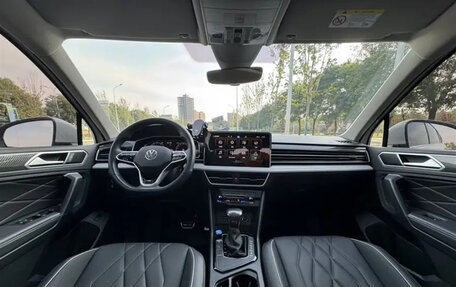 Volkswagen Tiguan II, 2022 год, 2 690 090 рублей, 18 фотография