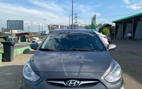 Hyundai Solaris II рестайлинг, 2011 год, 630 000 рублей, 1 фотография