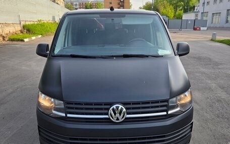 Volkswagen Transporter T6 рестайлинг, 2019 год, 2 750 000 рублей, 17 фотография