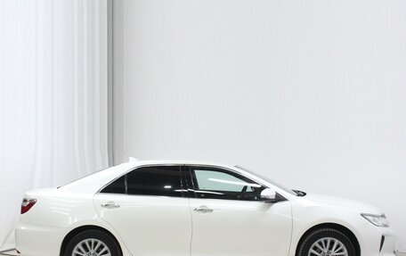 Toyota Camry, 2017 год, 2 240 000 рублей, 4 фотография