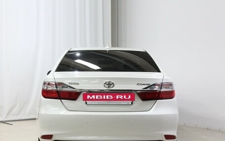 Toyota Camry, 2017 год, 2 240 000 рублей, 6 фотография