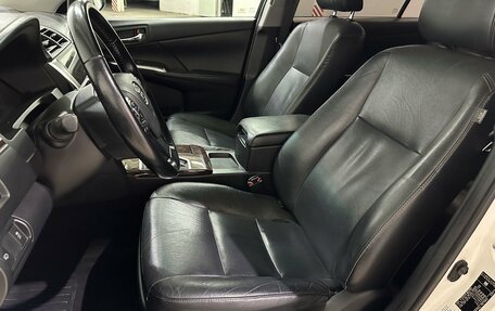 Toyota Camry, 2017 год, 2 240 000 рублей, 22 фотография