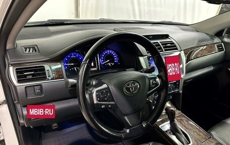 Toyota Camry, 2017 год, 2 240 000 рублей, 24 фотография