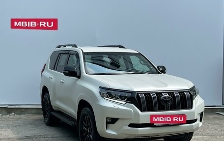Toyota Land Cruiser Prado 150 рестайлинг 2, 2018 год, 5 150 000 рублей, 3 фотография