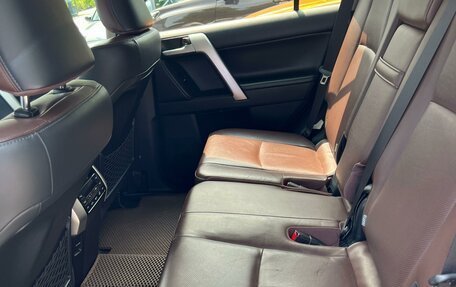 Toyota Land Cruiser Prado 150 рестайлинг 2, 2018 год, 5 150 000 рублей, 10 фотография