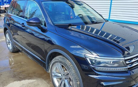 Volkswagen Tiguan II, 2019 год, 2 000 000 рублей, 1 фотография