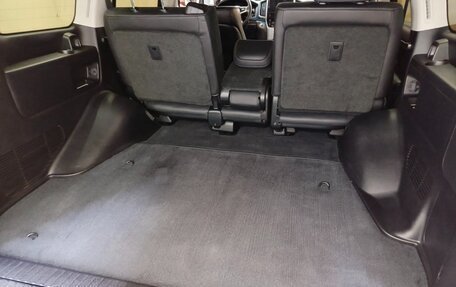 Toyota Land Cruiser 200, 2016 год, 7 500 000 рублей, 20 фотография