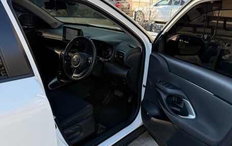 Toyota Yaris Cross, 2021 год, 2 100 000 рублей, 14 фотография