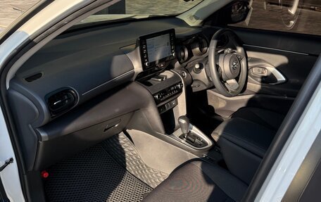 Toyota Yaris Cross, 2021 год, 2 100 000 рублей, 8 фотография