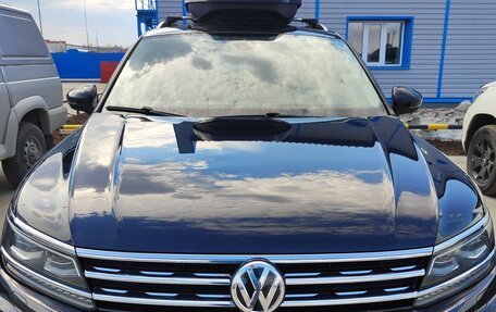 Volkswagen Tiguan II, 2019 год, 2 000 000 рублей, 10 фотография