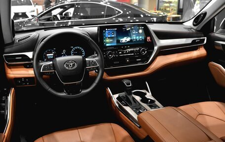 Toyota Highlander, 2025 год, 5 950 000 рублей, 10 фотография