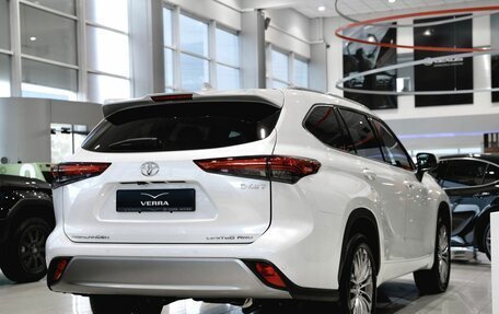 Toyota Highlander, 2025 год, 5 950 000 рублей, 24 фотография