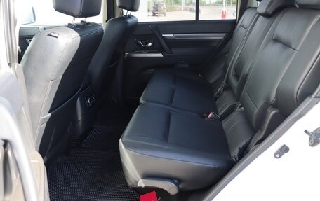 Mitsubishi Pajero IV, 2013 год, 1 920 000 рублей, 17 фотография