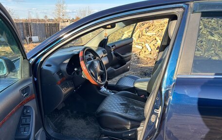 Toyota Avensis III рестайлинг, 2005 год, 860 000 рублей, 14 фотография