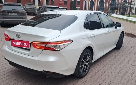 Toyota Camry, 2021 год, 2 470 000 рублей, 2 фотография