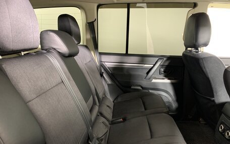 Mitsubishi Pajero IV, 2015 год, 2 297 000 рублей, 18 фотография