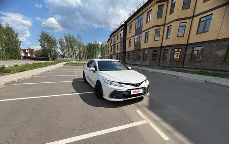 Toyota Camry, 2021 год, 3 375 000 рублей, 8 фотография