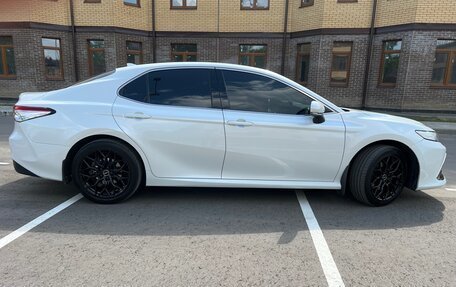 Toyota Camry, 2021 год, 3 375 000 рублей, 5 фотография
