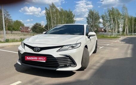 Toyota Camry, 2021 год, 3 375 000 рублей, 4 фотография