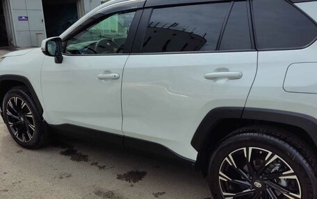 Toyota RAV4, 2021 год, 3 550 000 рублей, 2 фотография