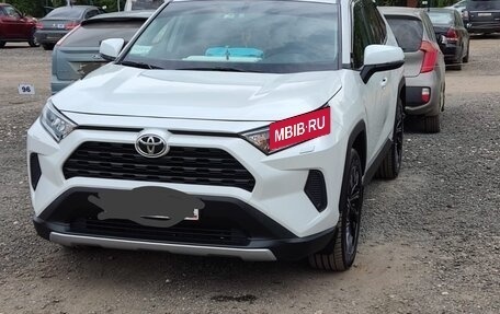 Toyota RAV4, 2021 год, 3 550 000 рублей, 3 фотография
