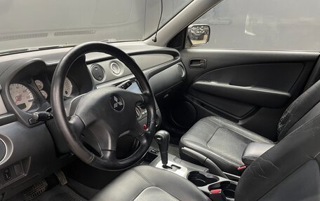 Mitsubishi Outlander III рестайлинг 3, 2003 год, 550 000 рублей, 8 фотография