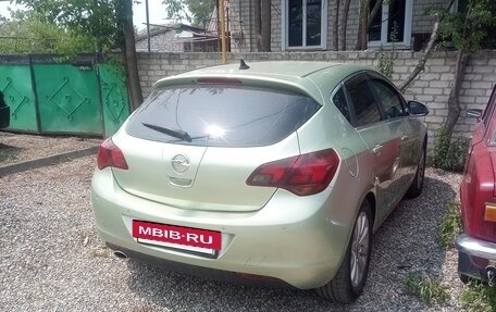 Opel Astra J, 2010 год, 760 000 рублей, 2 фотография