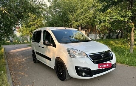 Peugeot Partner II рестайлинг 2, 2021 год, 2 150 000 рублей, 3 фотография