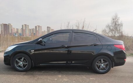 Hyundai Solaris II рестайлинг, 2013 год, 1 150 000 рублей, 5 фотография