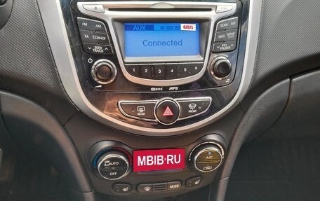 Hyundai Solaris II рестайлинг, 2013 год, 1 150 000 рублей, 10 фотография